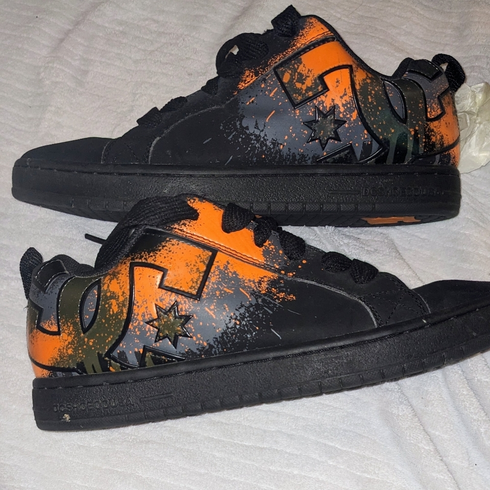 DC  Court Graffik shoes